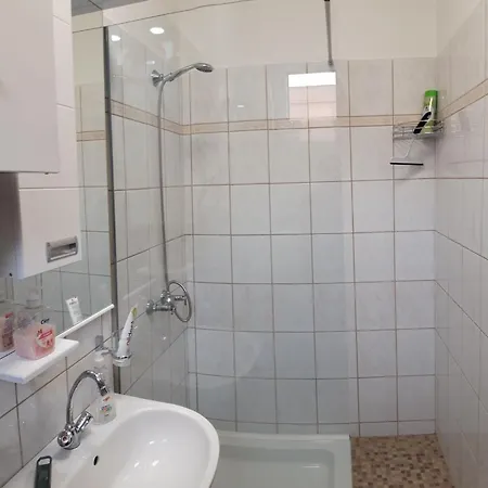 Apartment Mezeskalacs Apartmanhaz *