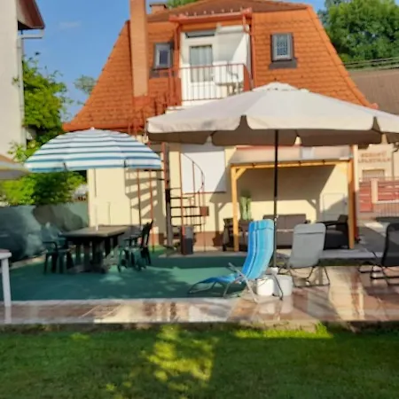 Apartment Mezeskalacs Apartmanhaz
